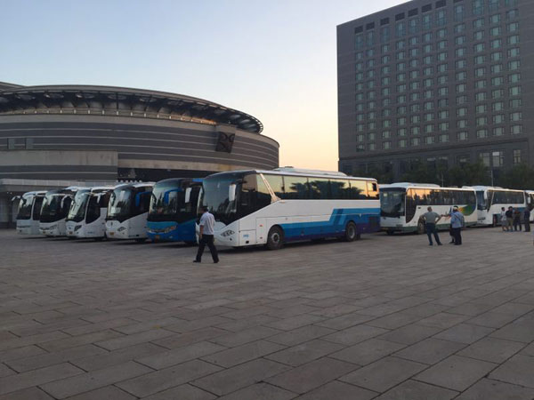 1644764747516427.jpg 廣州班車(chē)價(jià)格